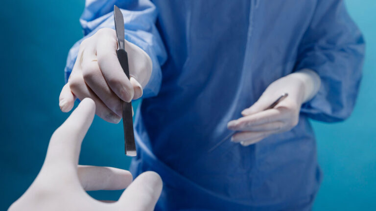 Read more about the article Breaking differences: endoscopic and laparoscopic surgeries.