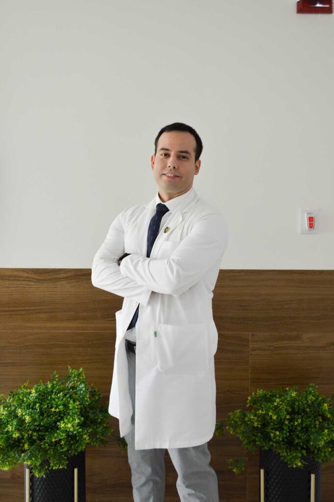 Dr. Uziel Rojo